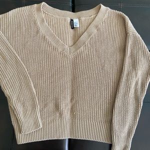 Divided by H&M v neck sweater